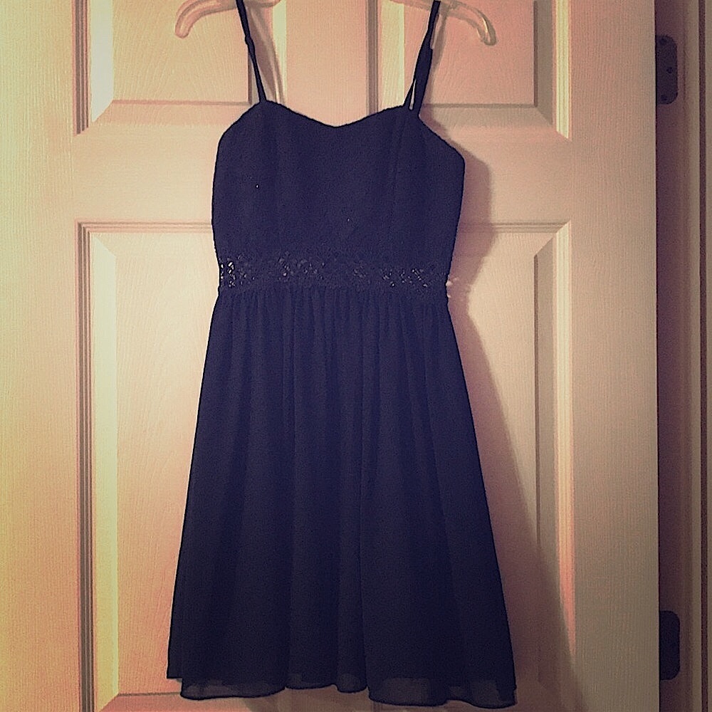 A Cute Formal Dress 💙
